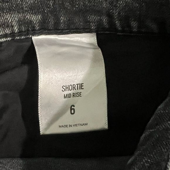 Express Gray Distressed Shortie Mid Rise Size 6 Shorts - Picture 5 of 5